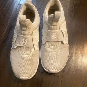 Nike Women’s White/Cream Sneakers